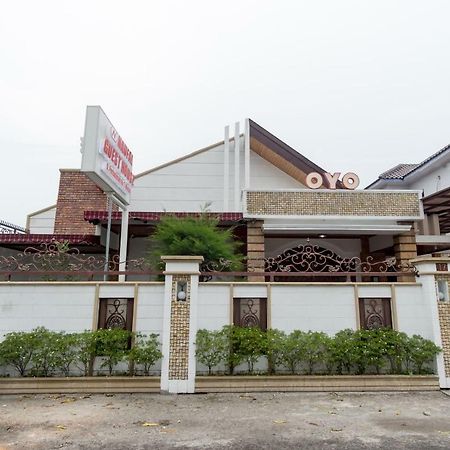 Oyo 619 Naufal Guest House Syariah Medan Exteriör bild