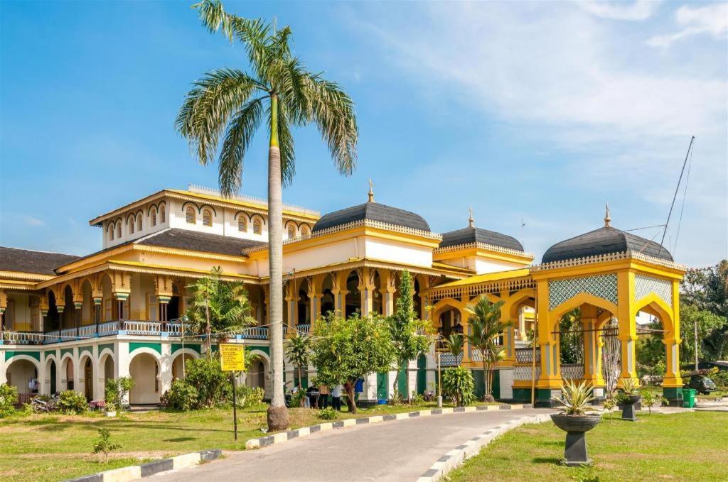 Oyo 619 Naufal Guest House Syariah Medan Exteriör bild