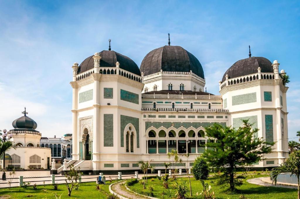 Oyo 619 Naufal Guest House Syariah Medan Exteriör bild