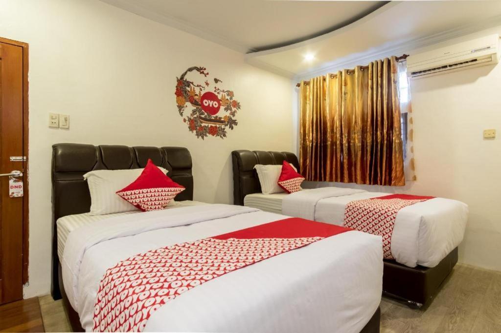 Oyo 619 Naufal Guest House Syariah Medan Exteriör bild