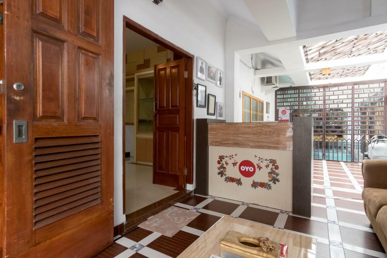 Oyo 619 Naufal Guest House Syariah Medan Exteriör bild