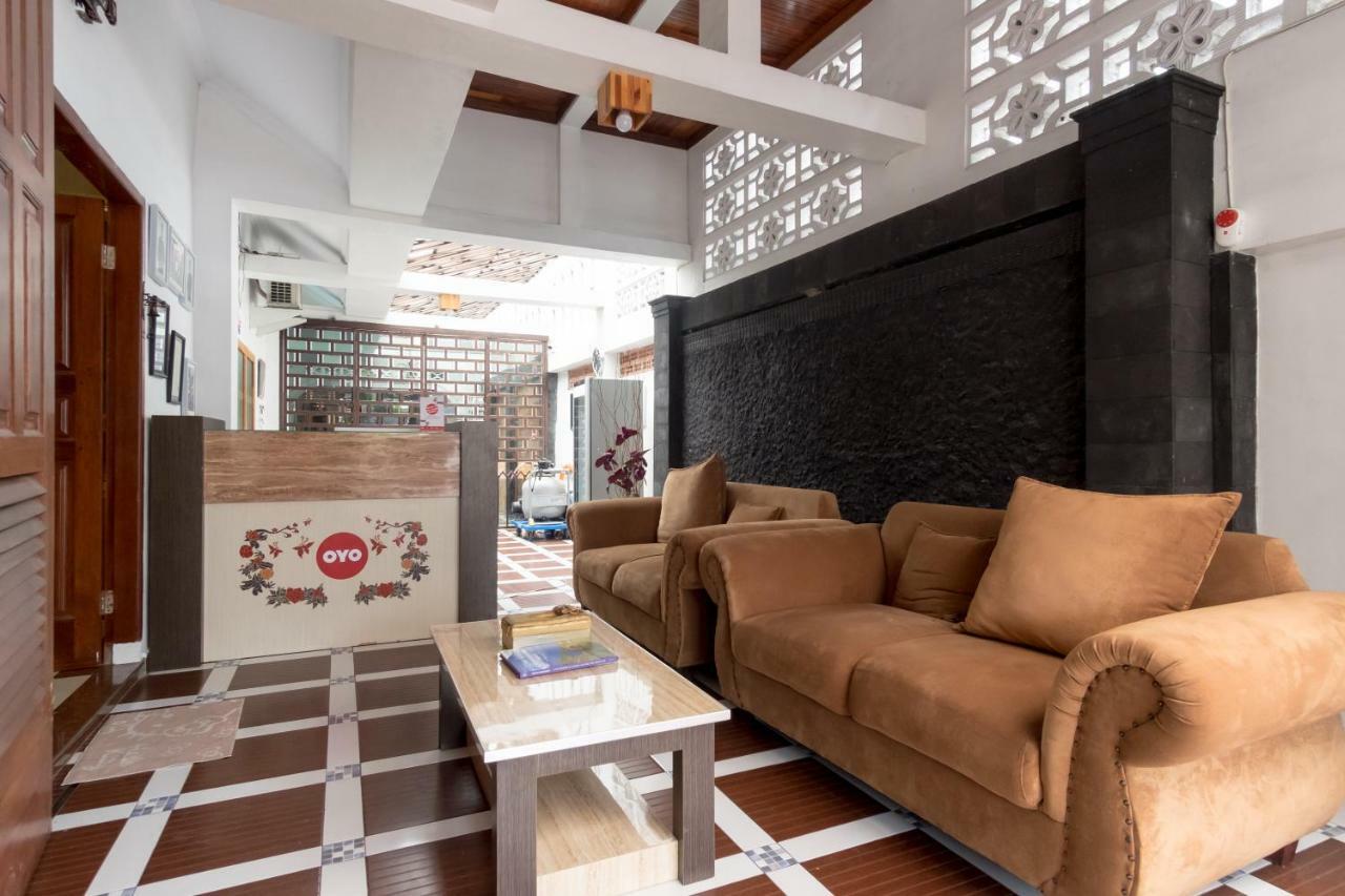 Oyo 619 Naufal Guest House Syariah Medan Exteriör bild