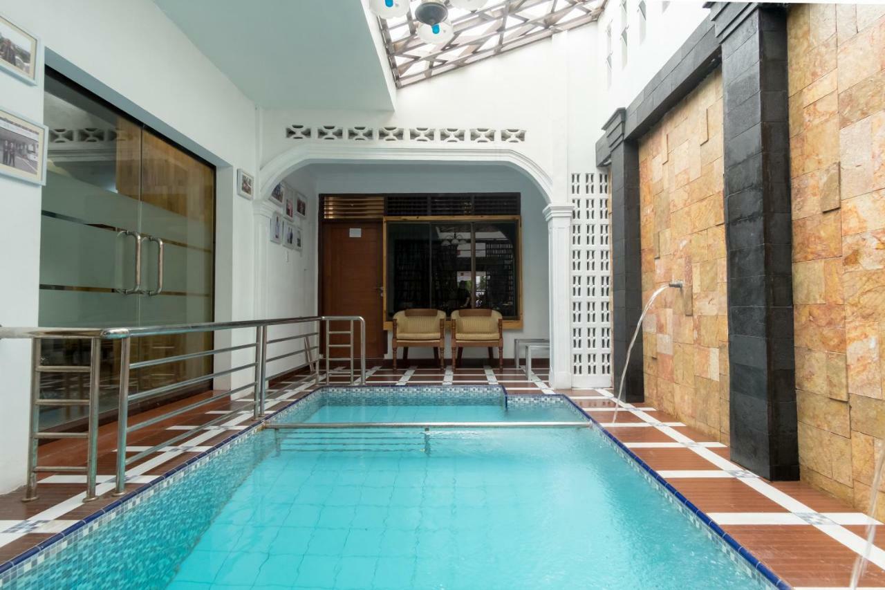 Oyo 619 Naufal Guest House Syariah Medan Exteriör bild
