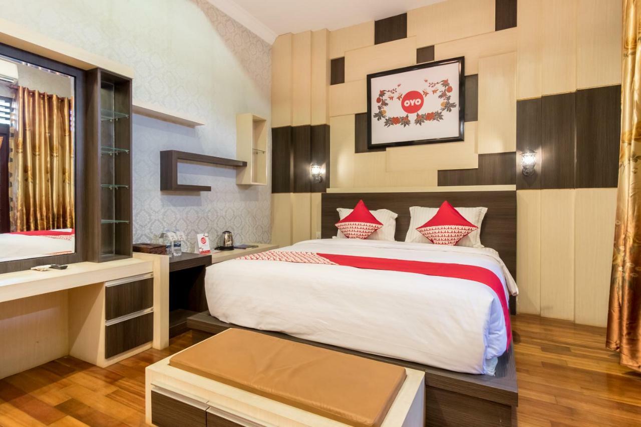 Oyo 619 Naufal Guest House Syariah Medan Exteriör bild