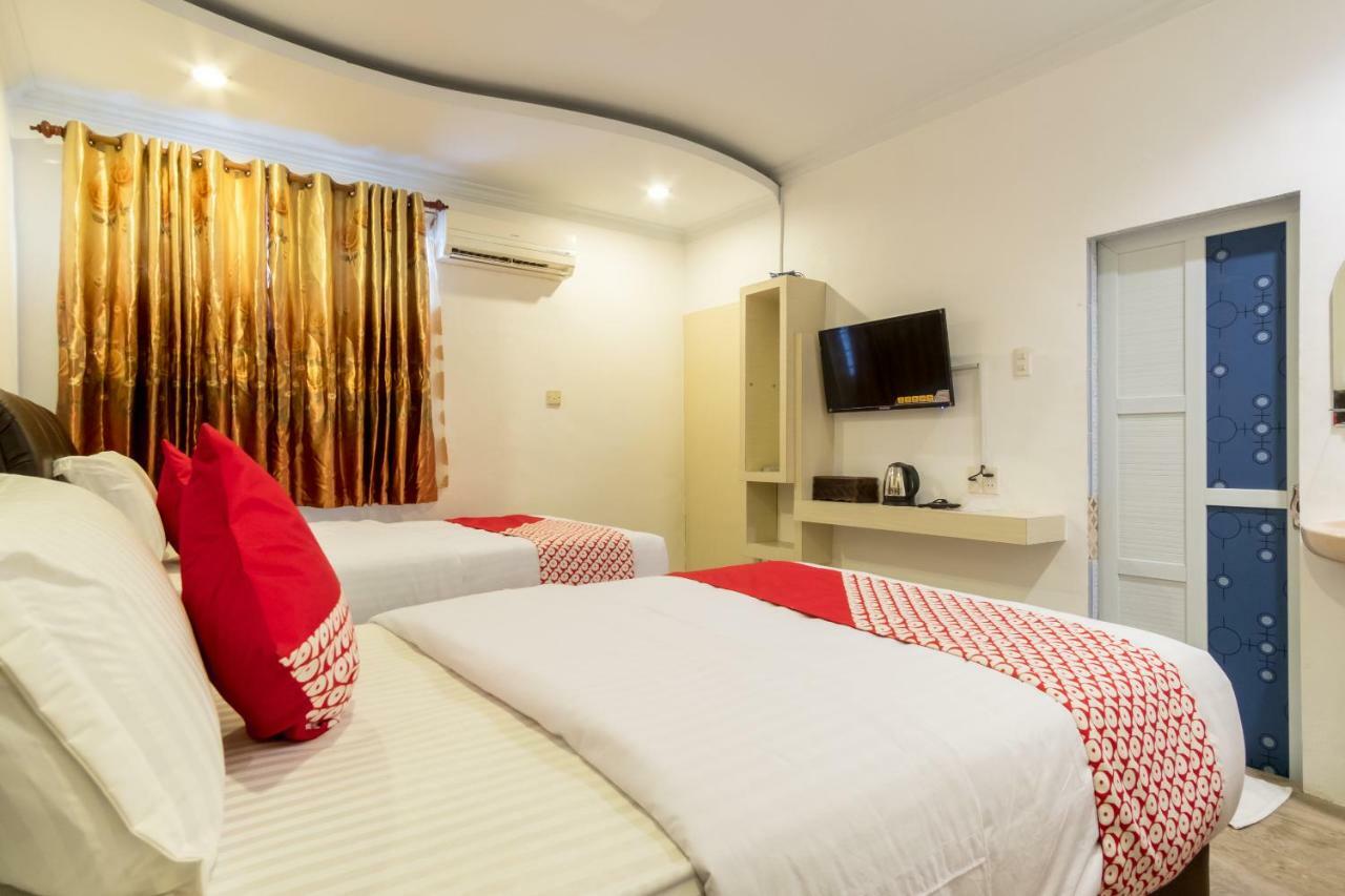 Oyo 619 Naufal Guest House Syariah Medan Exteriör bild
