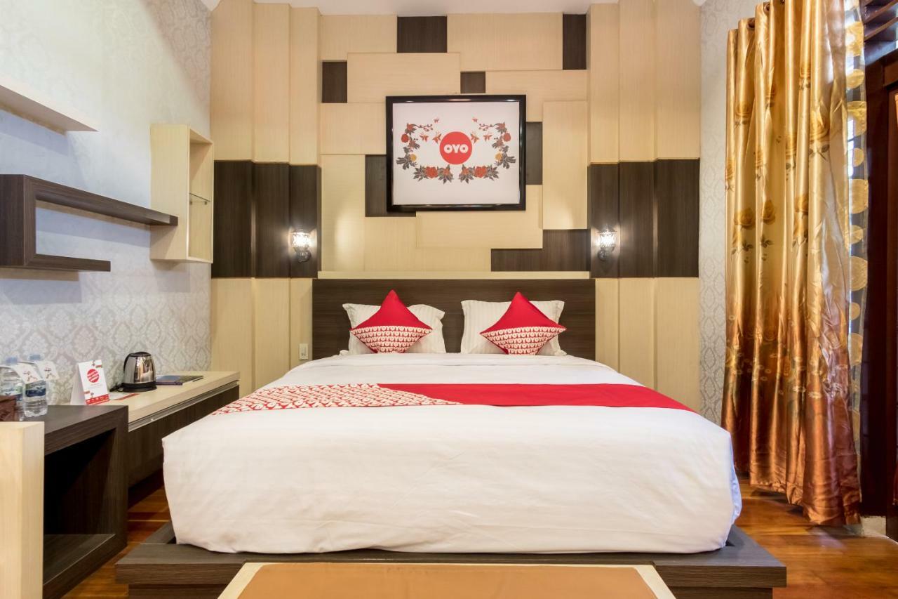 Oyo 619 Naufal Guest House Syariah Medan Exteriör bild